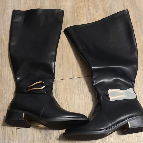 Elegant Black Leather Knee-High Boots - Picture 1 of 4